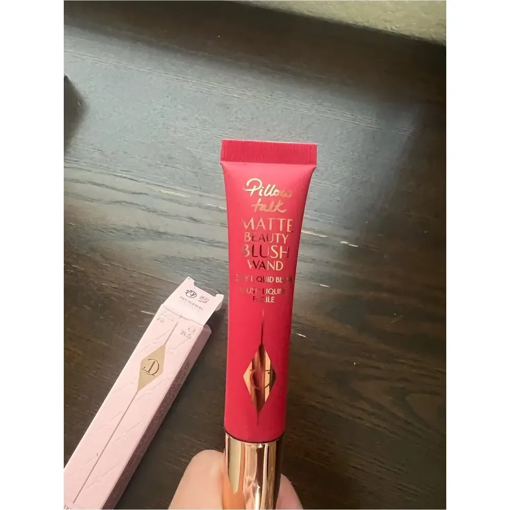 Charlotte Tilbury Pillow Talk Matte Liquid Blush Wand with Cushion Applicator